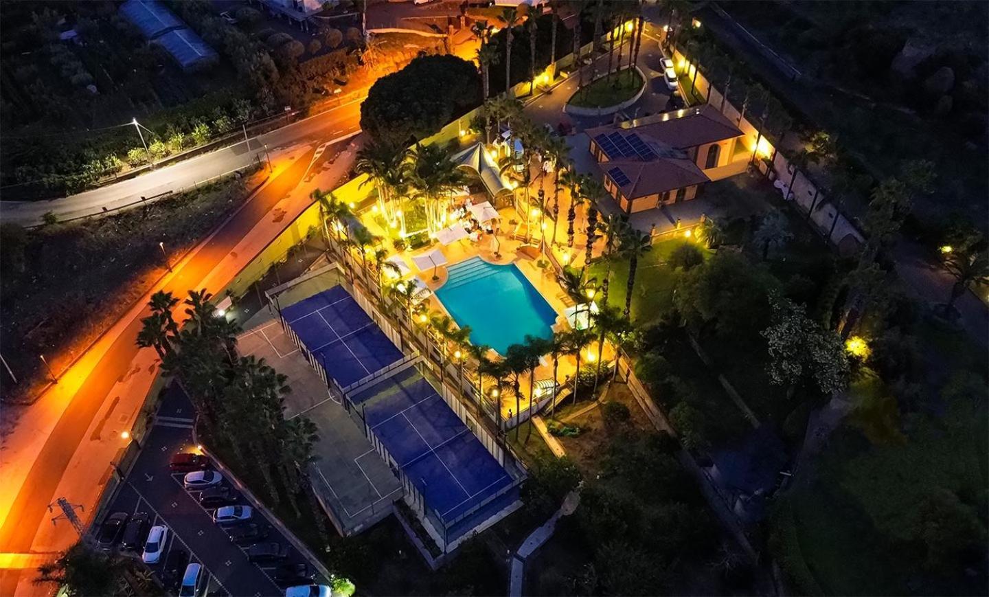 Villa Grandiosa Fc Aci Catena Экстерьер фото